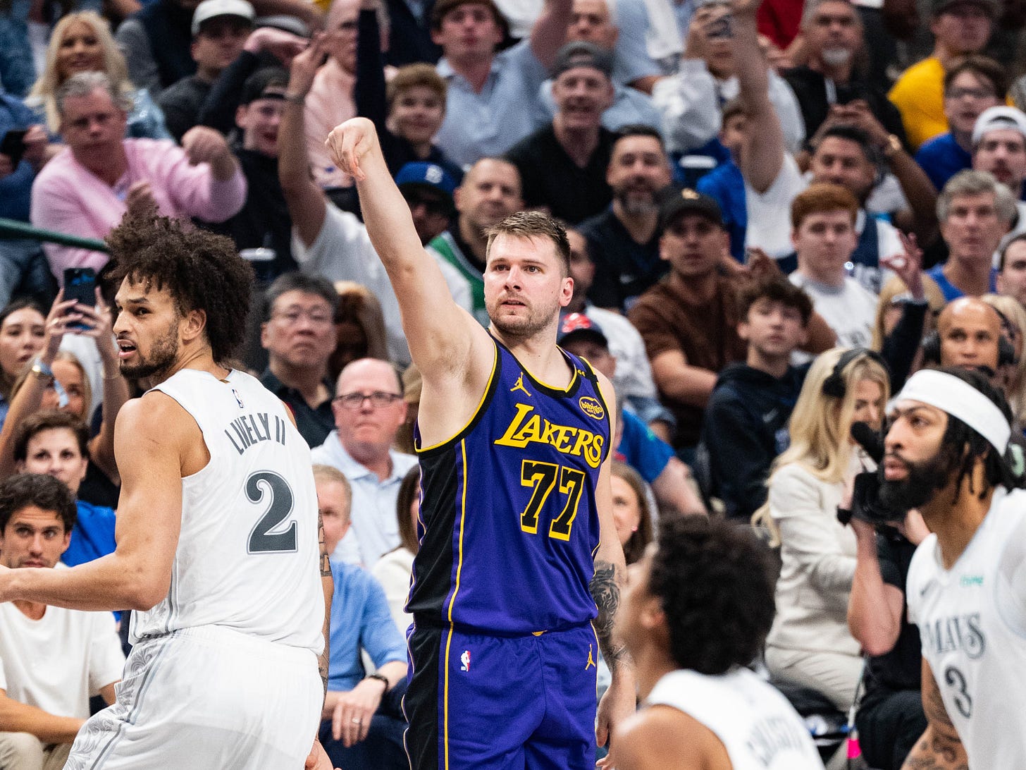 Luka Dončić, Dallas Mavericks, Los Angeles Lakers, NBA