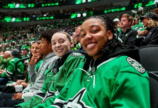 Paige Bueckers, KK Arnold, Dallas Stars, NHL, WNBA, Dallas Wings