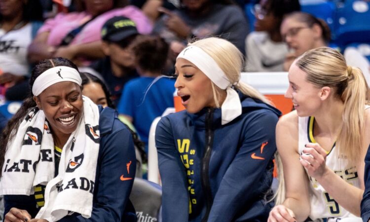 Paige Bueckers, Dallas Wings, WNBA, DiJonai Carrington, Arike Ogunbowale