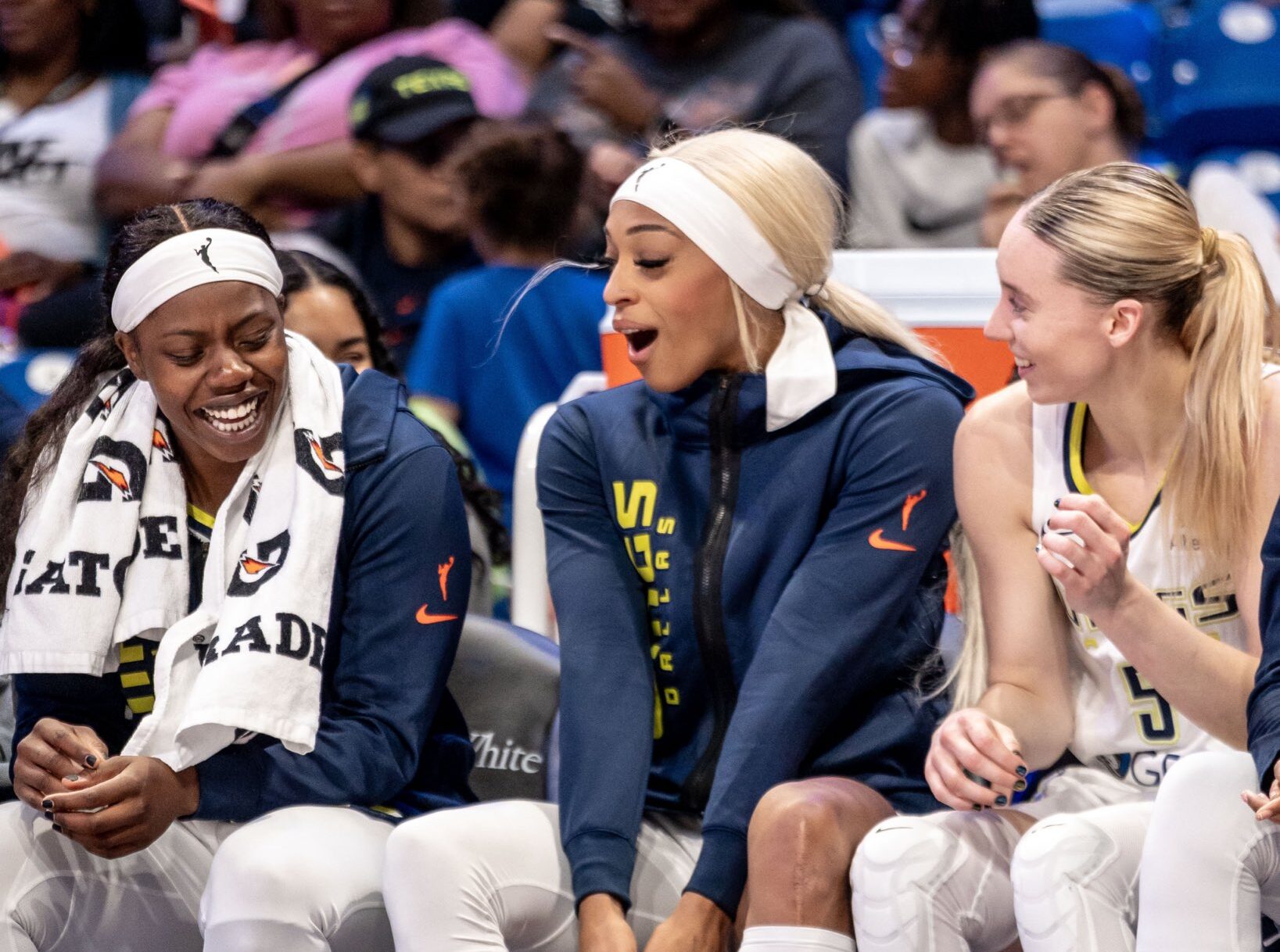 Paige Bueckers, Dallas Wings, WNBA, DiJonai Carrington, Arike Ogunbowale