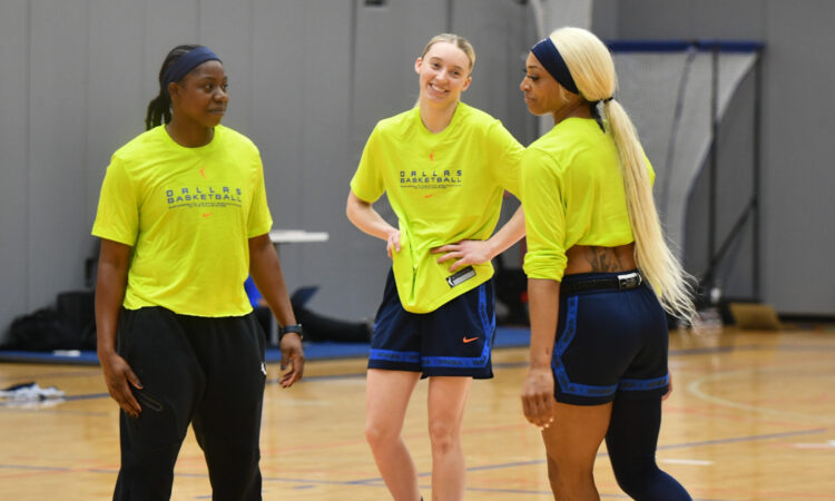 Paige Bueckers, Dallas Wings, Arike Ogunbowale, DiJonai Carrington, WNBA