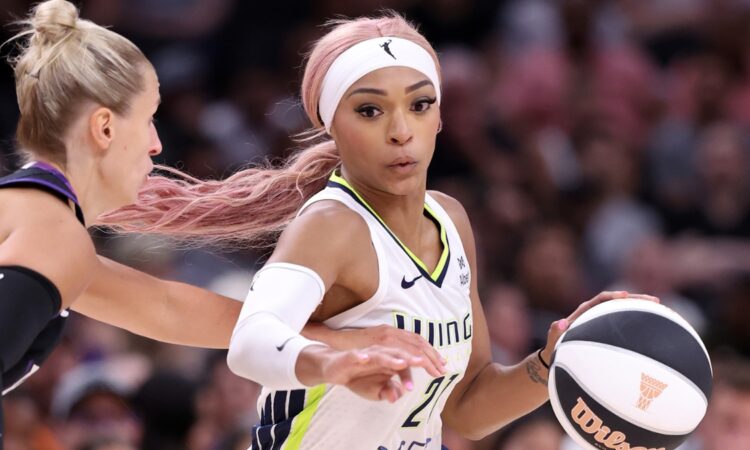 DiJonai Carrington, Dallas Wings, WNBA