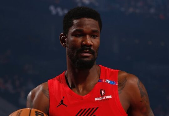 Deandre Ayton, Luka Doncic, LeBron James, Los Angeles Lakers, NBA
