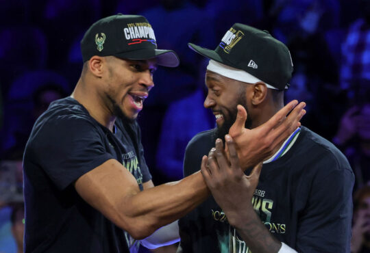 NBA Trade Idea Sends Milwaukee Bucks' Giannis Antetokounmpo, Bobby Portis to Miami Heat