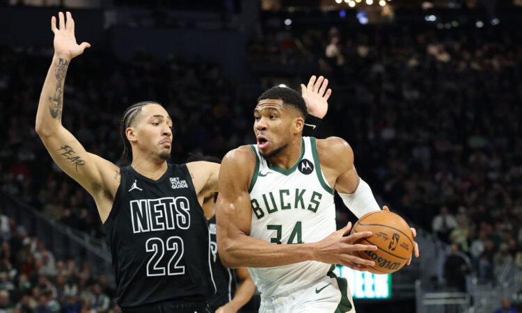 NBA Trade Idea Sends Milwaukee Bucks' Giannis Antetokounmpo to Brooklyn Nets