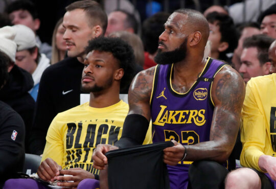 NBA Trade Idea Sends Los Angeles Lakers LeBron James, Bronny James to Dallas Mavericks