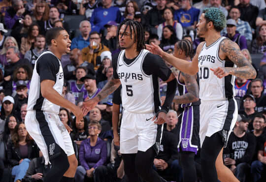 NBA Trade Idea Sends San Antonio Spurs' Harrison Barnes, Stephon Castle, Keldon Johnson, Jeremy Sochan to Milwaukee Bucks