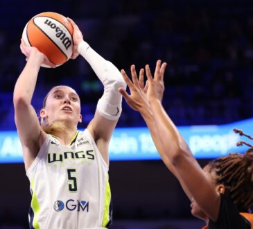 Paige Bueckers, Dallas Wings, WNBA, Phoenix Mercury