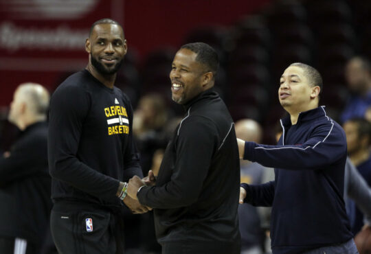 Lakers, LeBron James, Damon Jones, NBA