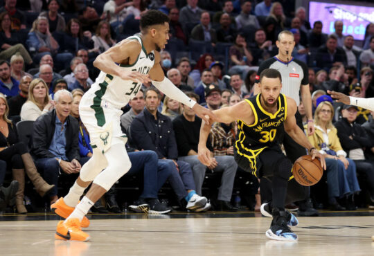 3-Team Blockbuster NBA Trade Idea Sends Giannis Antetokounmpo From Milwaukee Bucks To Golden State Warriors