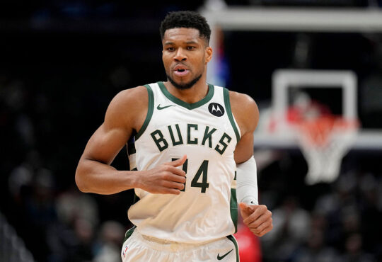 Giannis Antetokounmpo, New York Knicks, Milwaukee Bucks, NBA