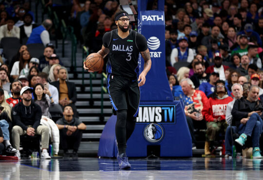 Pistons, Hawks, Raptors Expected To Be Trade Suitors For Mavericks' Anthony Davis NBA