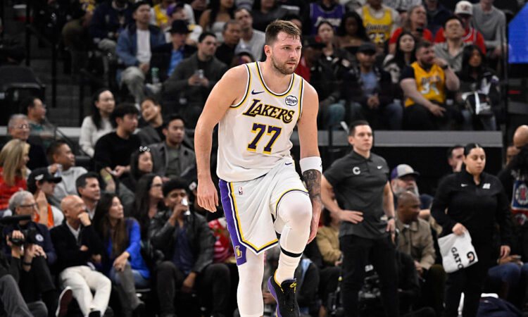 Los Angeles Lakers' Luka Dončić Has Leg Injury NBA