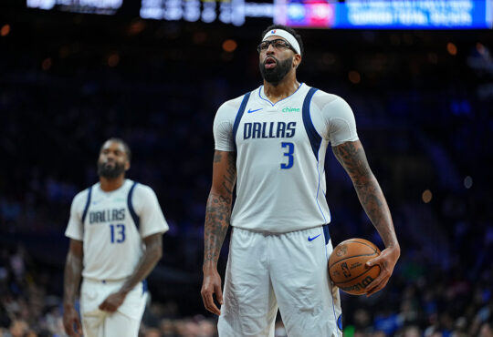 NBA Atlanta Hawks, Toronto Raptors, Chicago Bulls Want To Acquire Anthony Davis From Dallas Mavericks 'At A Bargain'