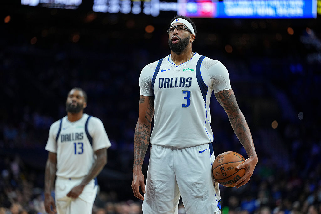 NBA Atlanta Hawks, Toronto Raptors, Chicago Bulls Want To Acquire Anthony Davis From Dallas Mavericks 'At A Bargain'