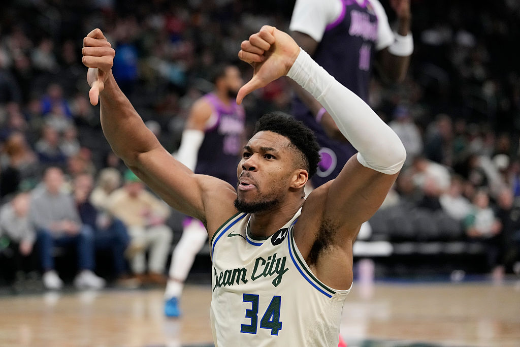 Giannis Antetokounmpo Not Happy Milwaukee Bucks Fans Booed Team In Loss To Minnesota Timberwolves NBA