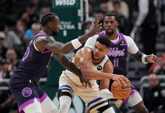 Minnesota Timberwolves Aggressively Pursuing Trade For Milwaukee Bucks' Giannis Antetokounmpo nba