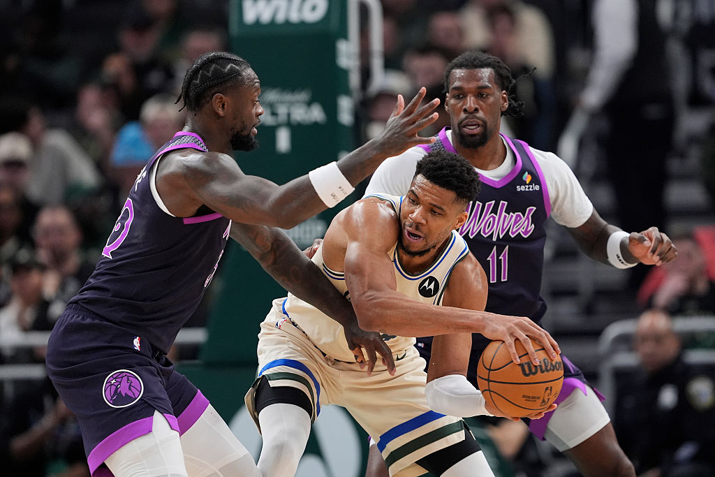 Minnesota Timberwolves Aggressively Pursuing Trade For Milwaukee Bucks' Giannis Antetokounmpo nba