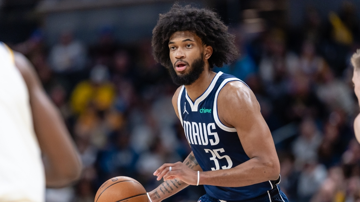 NBA: Marvin Bagley III dribbles the ball for the Dallas Mavericks against the Indiana Pacers at Gainbridge Fieldhouse.