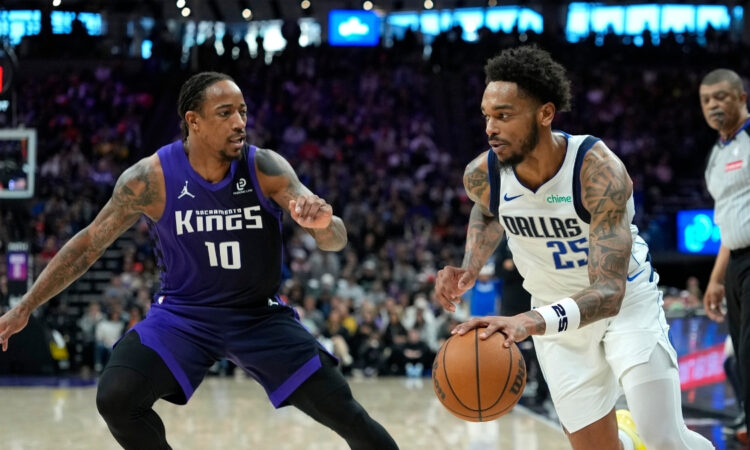 NBA: P.J. Washington drives toward the basket at Golden 1 Center against the Sacramento Kings.