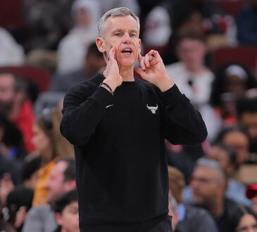 Chicago Bulls head coach Billy Donovan