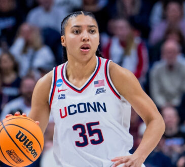Azzi Fudd of UConn in action against UTSA during the 2026 NCAA Women’s Basketball Tournament first round at Gampel Pavilion.