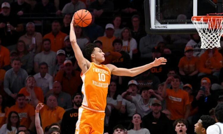 Tennessee forward Nate Ament attempts a dunk against Vanderbilt at Memorial Gymnasium on February 21, 2026