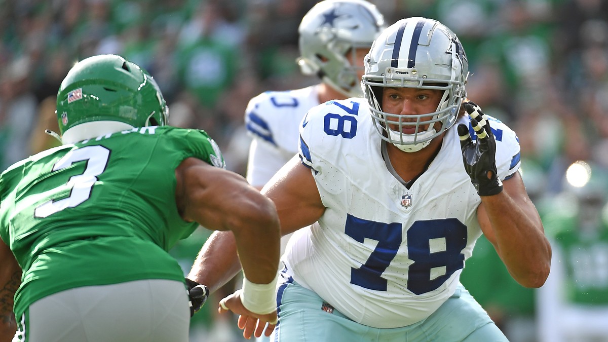 Dallas Cowboys offensive tackle Terence Steele sets to block Philadelphia Eagles linebacker Nolan Smith Jr. off the edge.
