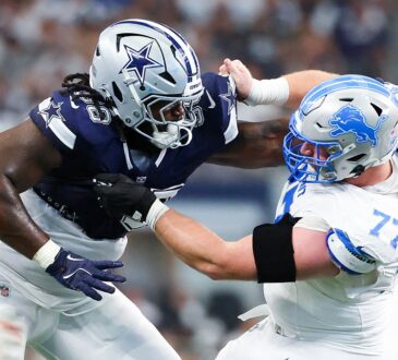Dallas Cowboys defensive tackle Mazi Smith locks up with Detroit Lions center Frank Ragnow at AT&T Stadium.