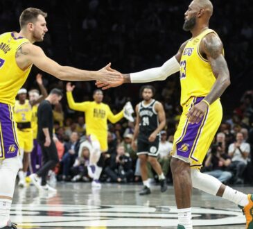 Luka Dončić and LeBron James during a Lakers-Nets game